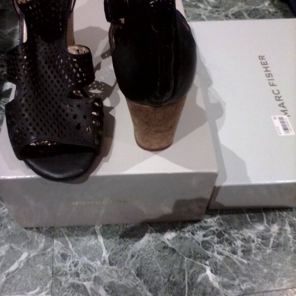 Women 8.5 - Picture 1 of 2